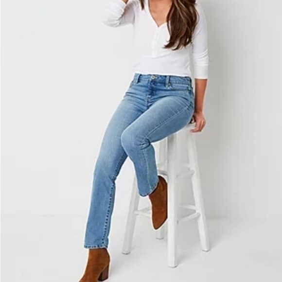 St John's Bay Straight Leg Mid Rise Jeans Size 14 Slimming Panel - Picture 1 of 15